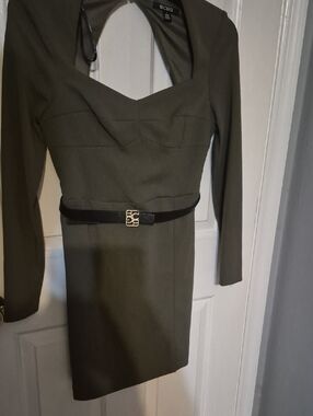 BCBG Olive Long Sleeve Sheath Dress with Black Belt Size 6